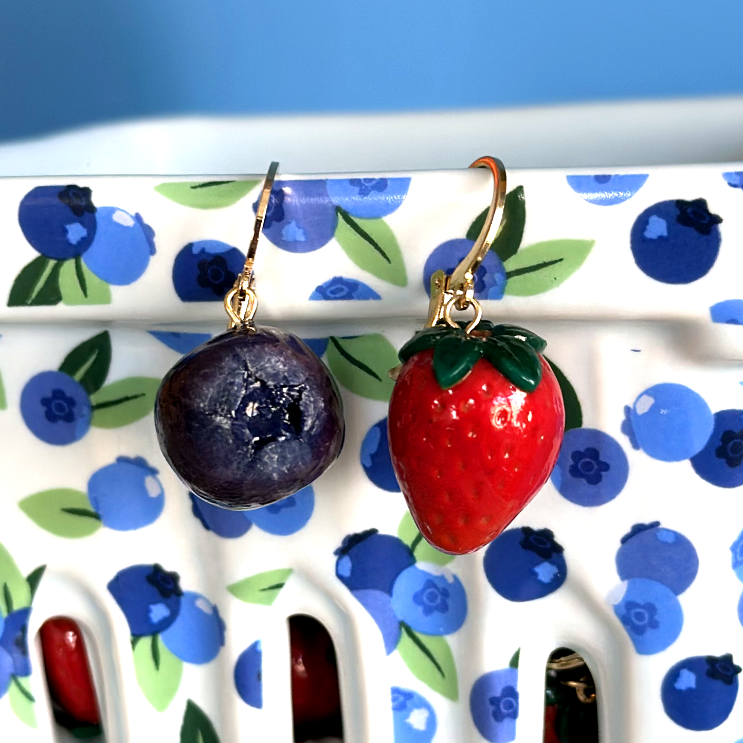 BLUEBERRY CHARMS ***SINGLE*** EARRING