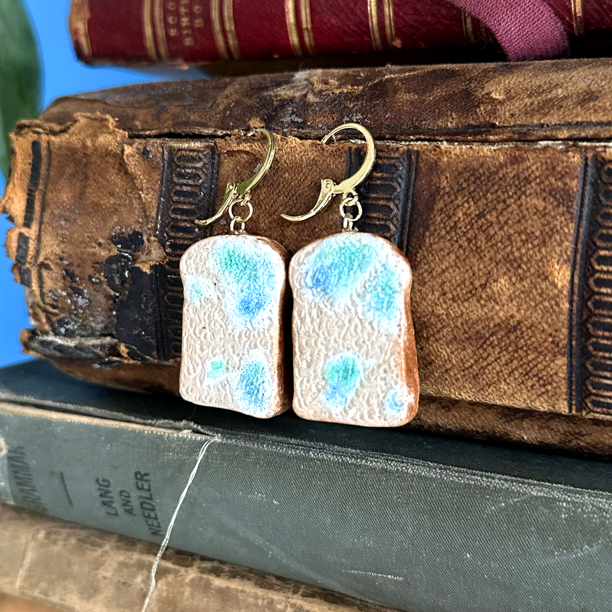 MOLDY TOAST ***SINGLE*** EARRING