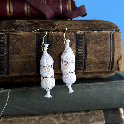 GARLIC PRODUCE BAG EARRINGS