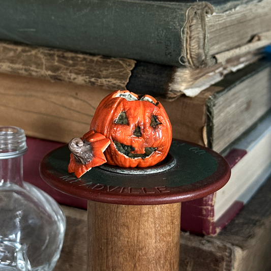 MOLDY JACK-O-LANTERN DESK MATE