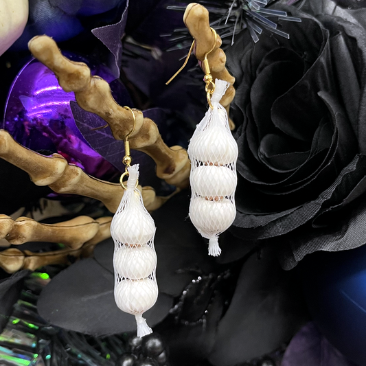 GARLIC PRODUCE BAG EARRINGS